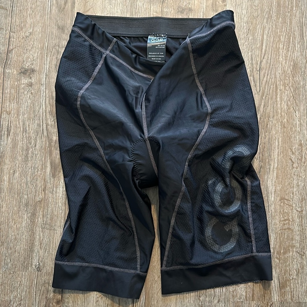 QOR BIKE SHORTS SIZE(M)